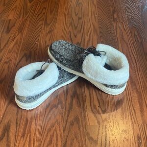 Hey Dude Britt Cocoa fur lined shoes. Size 9
